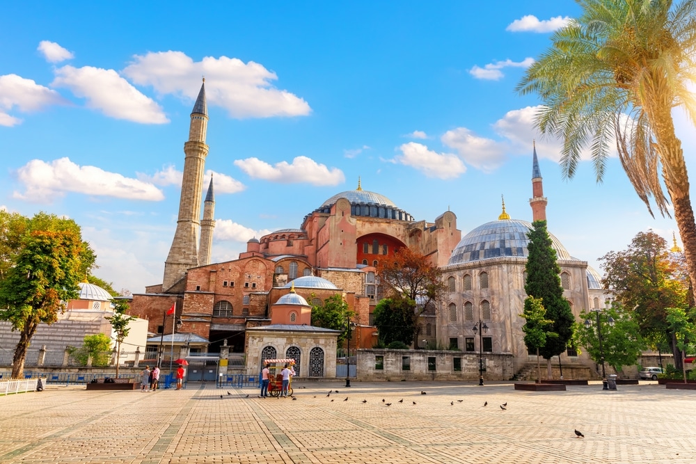 Hagia Sophia and Blue Mosque Differences, Things to Know & Combo Tickets Hagia Sophia and Blue Mosque Differences, Things to Know & Combo Tickets